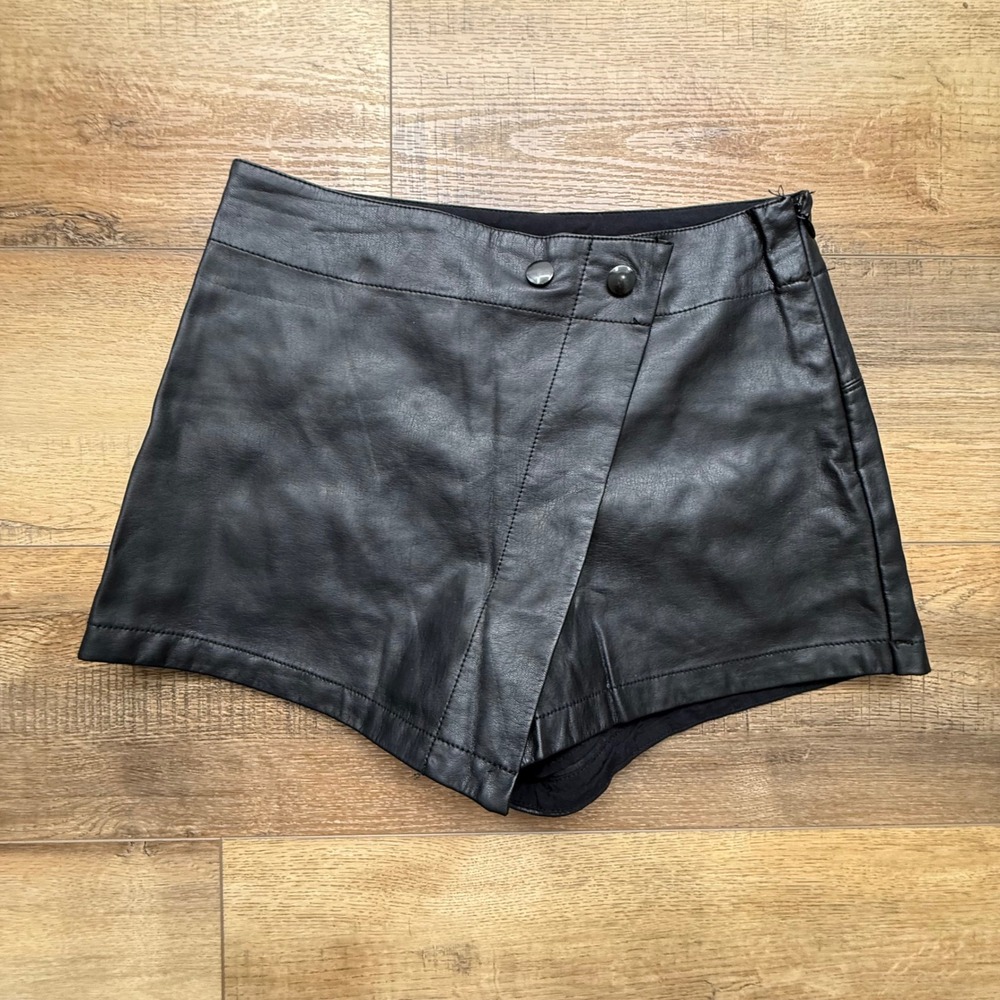 Free People Black Faux Leather Wrap Asymmetrical Skirt Shorts Skort Women size 0